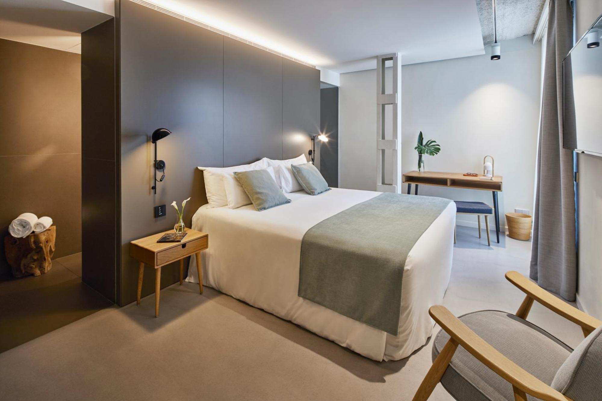Double Room,842330447:JPEG